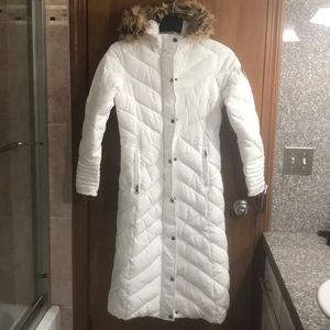 New white madden girl puffer long coat medium